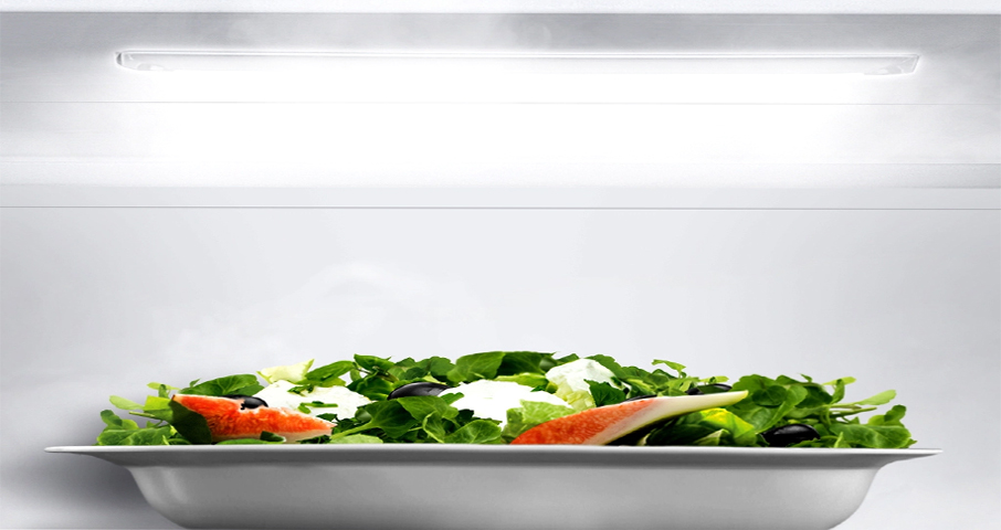 Яркое светодиодное освещение обеспечит отличный обзор внутри холодильной и&nbsp;морозильной камер